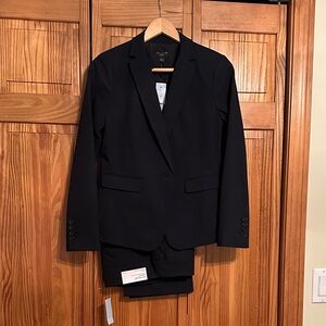 Women’s Navy Two-Piece Suit Blazer & Pants